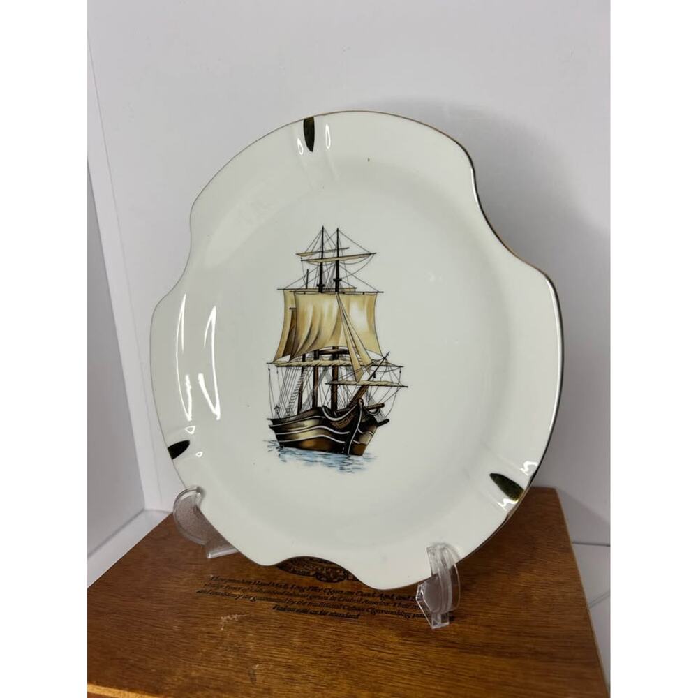 VINTAGE Ashtray Hand-Painted, WHITE CERAMIC, GOLD TRIM SAILIN